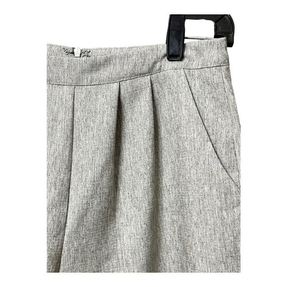 Xenia Boutique gray high waisted pleated shorts 2  Inch inseam size 4 - Picture 3 of 9